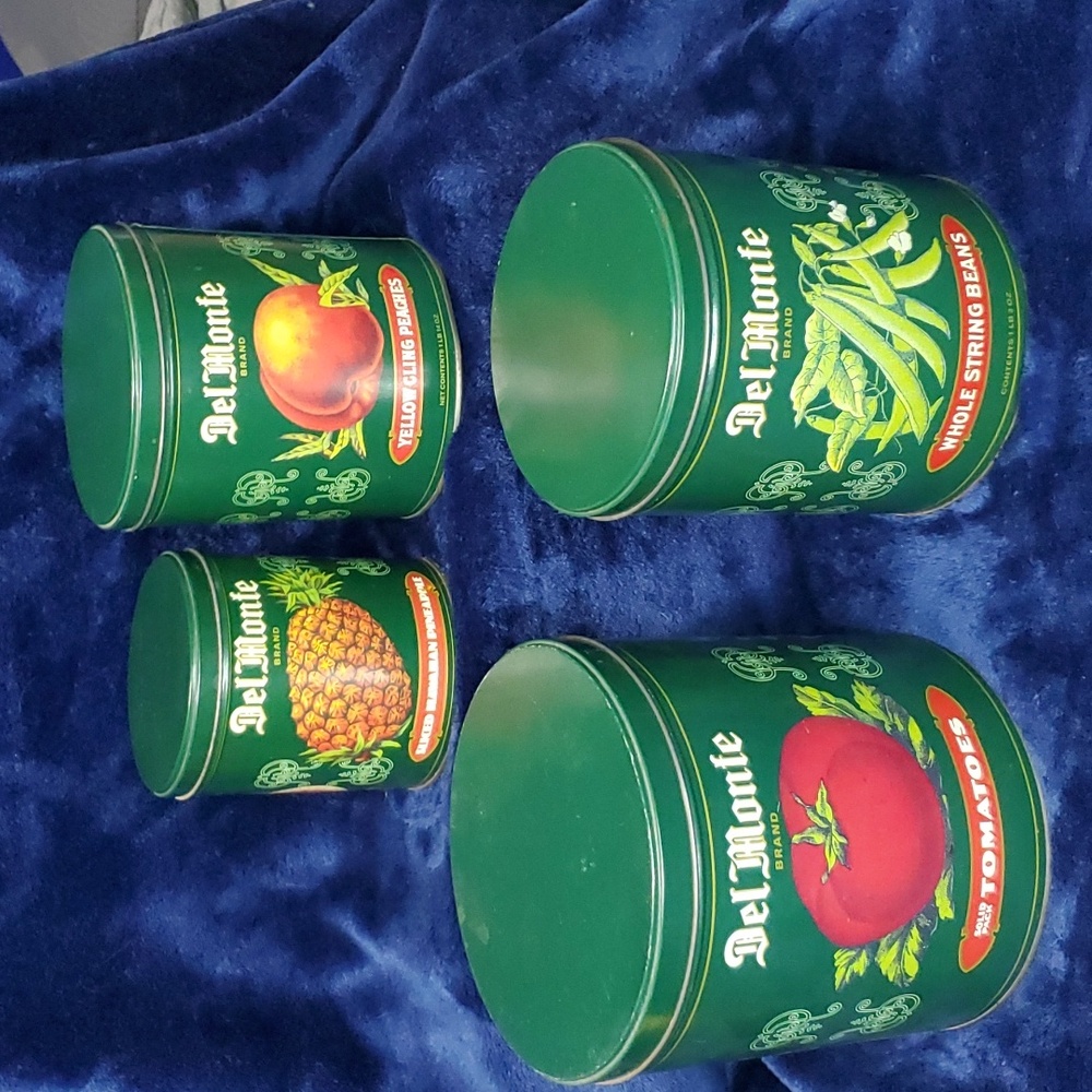 Del Monte (NESTING) canister set consisting of four round metal canisters
